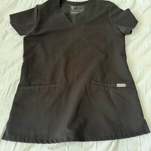 Black FIGS Women’s Two Pocket Scrub Top